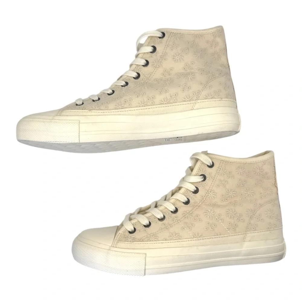 NWOT American Eagle Women's Embroidered‎ Flower Design High Top Sneakers, Size 8